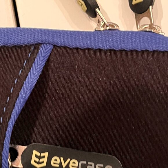 Laptop and Computer Cushioned Case Zipper Closure by Evercase - Used Twice - Picture 4 of 13